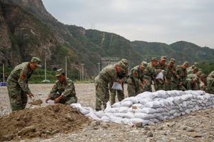 意甲-米兰2-2萨勒尼塔纳 约维奇绝平坎德雷瓦传射米兰两中卫伤退